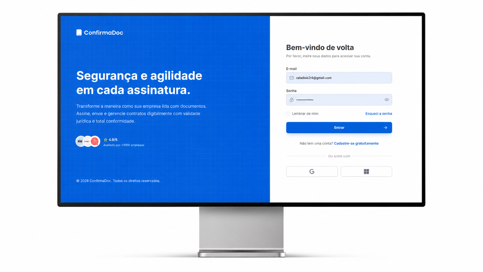 Tela de acesso do ConfirmaDoc em um monitor