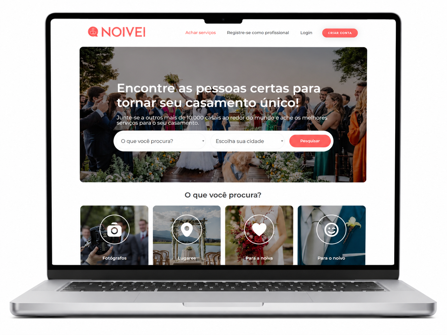 Marketplace de serviços em um notebook, com busca por categoria e cidade e vitrine de profissionais